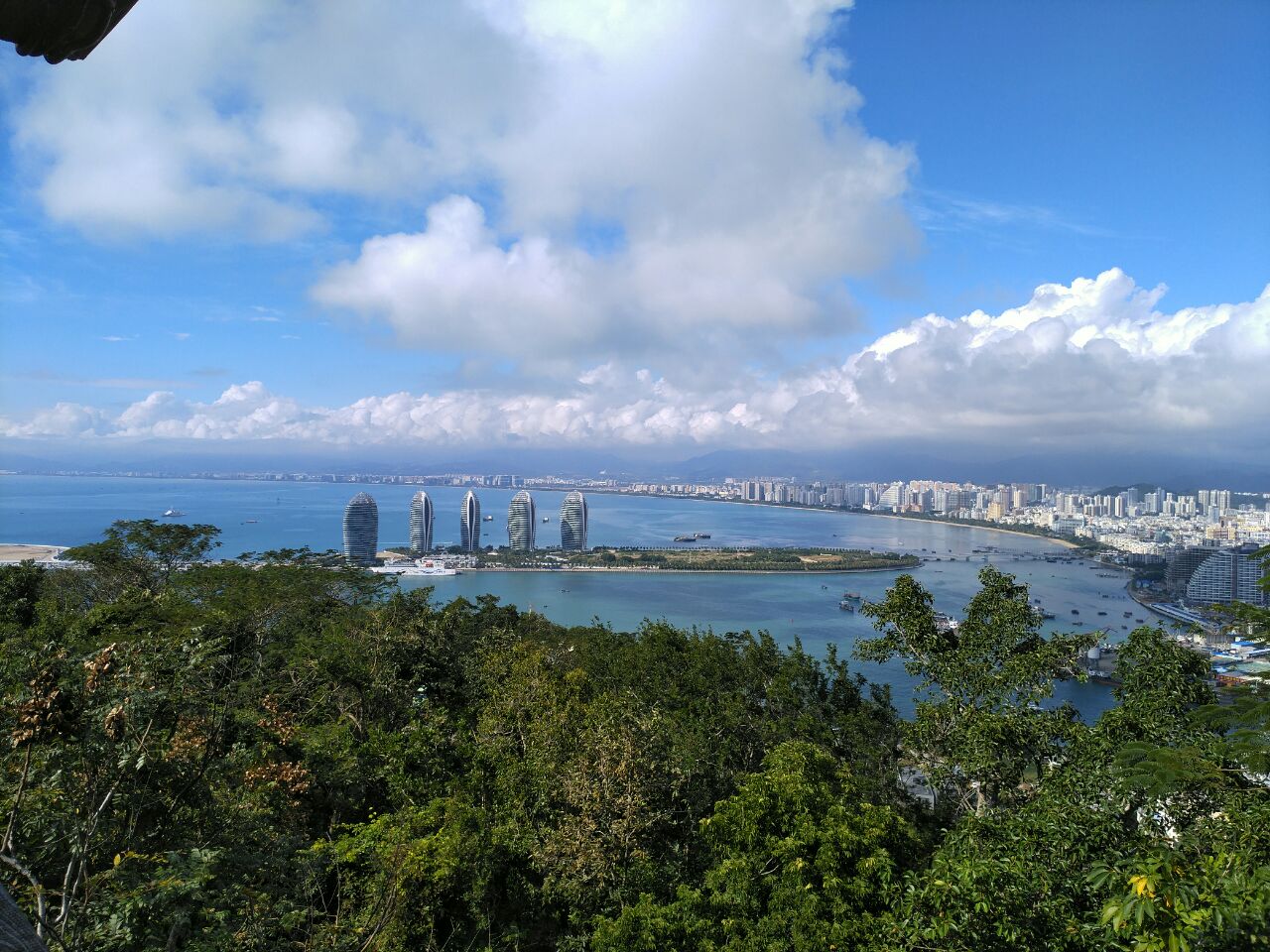 鹿回头风景区