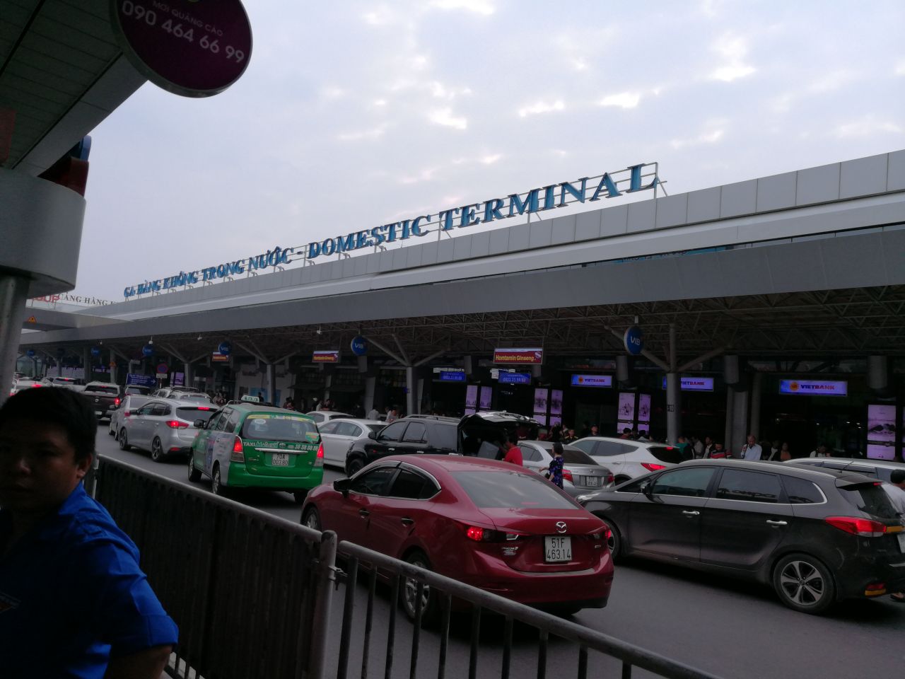 胡志明市西贡机场越南 图库摄影片. 图片 包括有 背包, 聚会所, 繁忙, 布琼布拉, 生活, 时数, 旅行 - 91041872