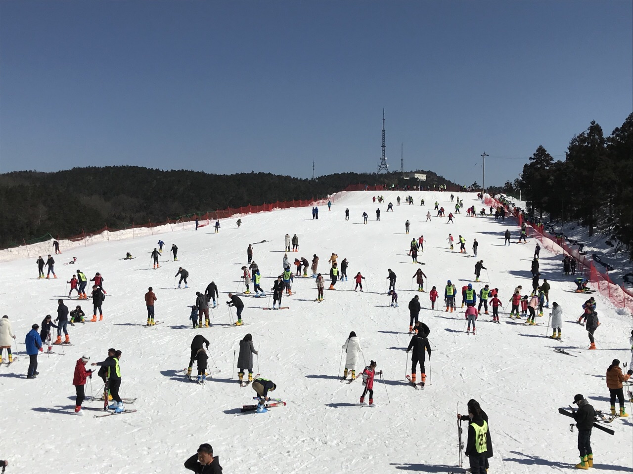 肇庆滑雪场图片