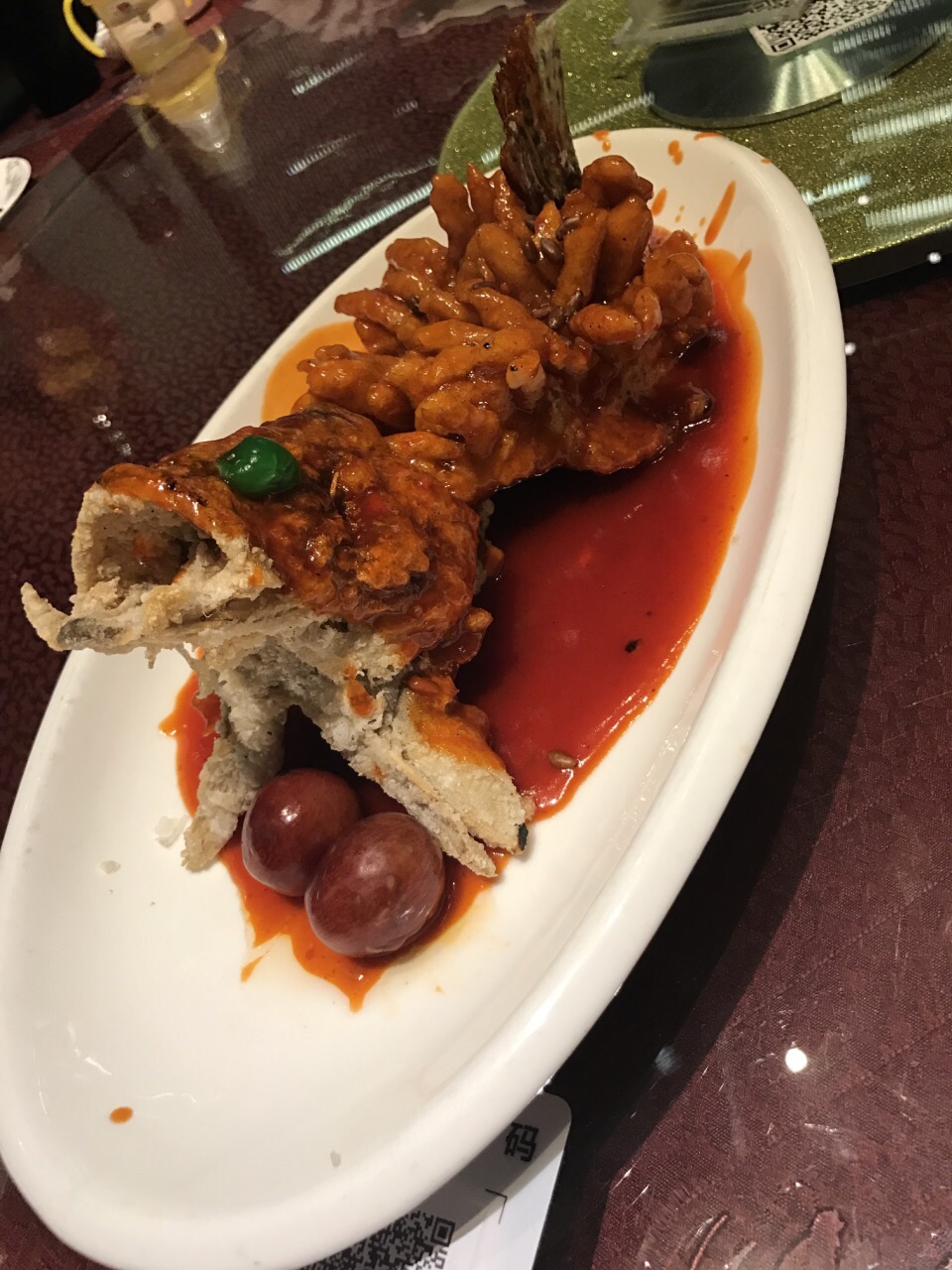 松鹤楼是苏州的老招牌,典型的苏帮菜,口味偏甜最喜欢吃松鼠桂鱼