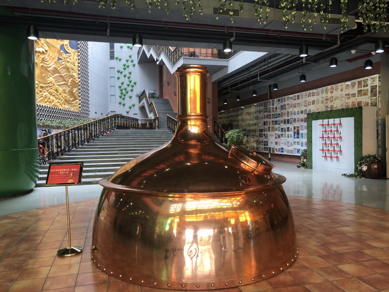 2023珠江-英博国际啤酒博物馆游玩攻略,其中二楼有个醉酒走廊,人走.