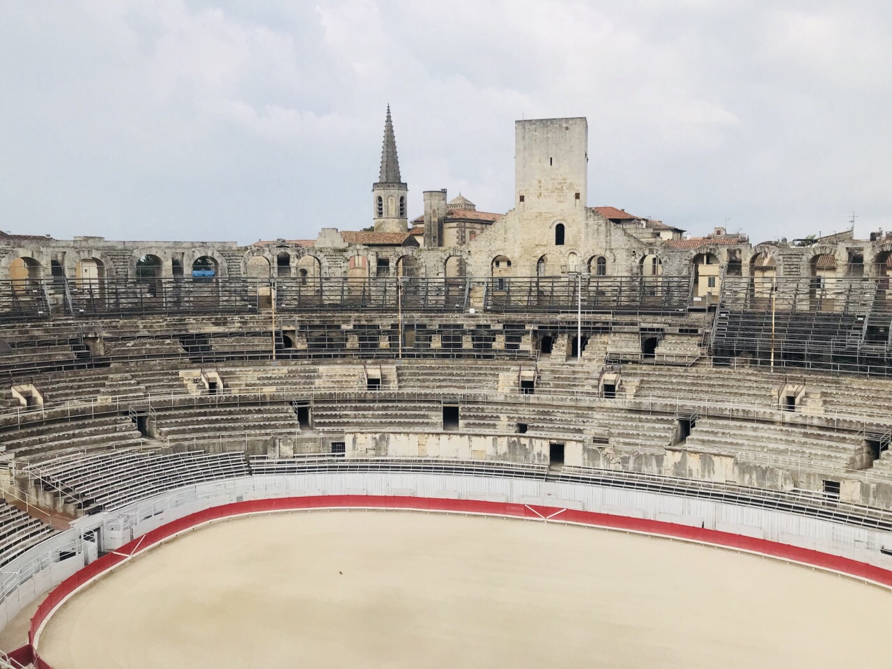 阿尔勒古罗马竞技场