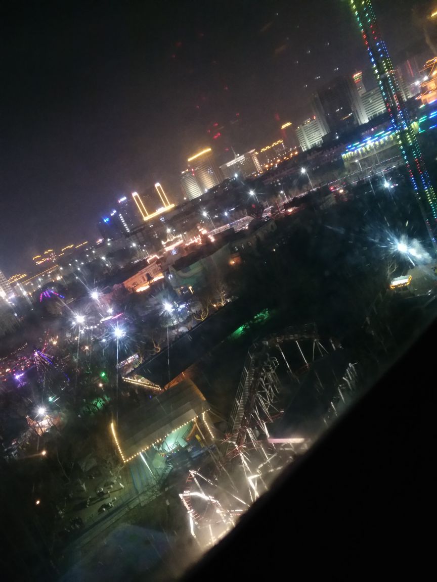 富华游乐园夜景图片