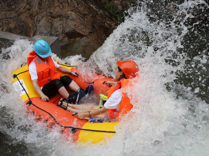 五龙潭青云峡漂流