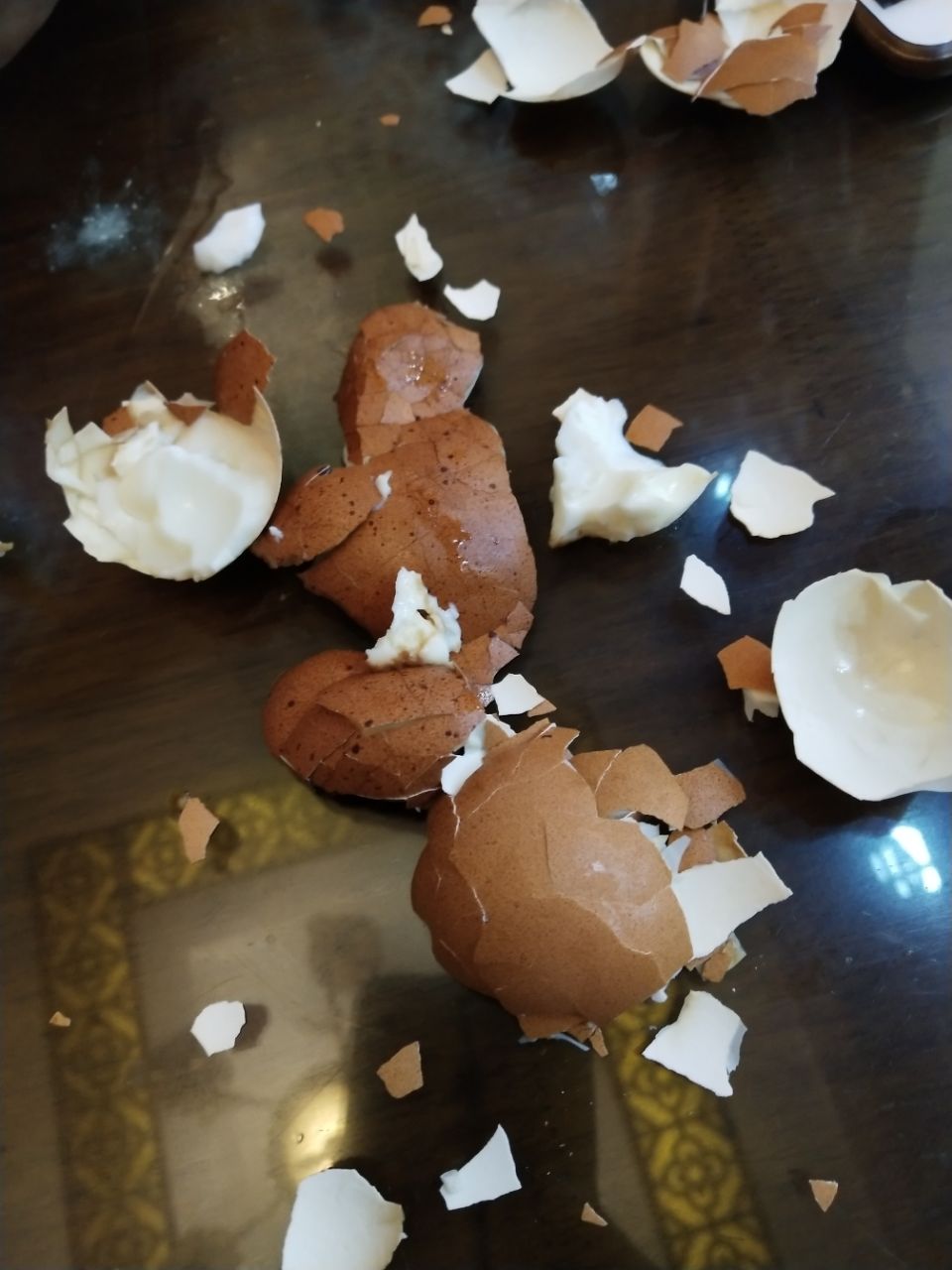 买的鸡蛋是昨天的,坏了,心情瞬间不好了,给个差评