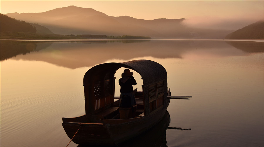 1-Day Liaoning Tour: Aihe Scenic Area's serene landscapes, Phoenix Mountain's majestic views