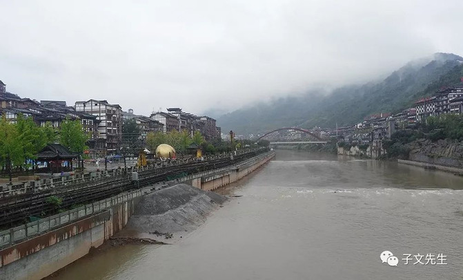 茅台镇总人口_茅台镇图片风景(3)