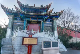 2-Day Kunming Tour: Dianchi Lake's Serenity, Stone Forest Wonders and Cultural Immersion