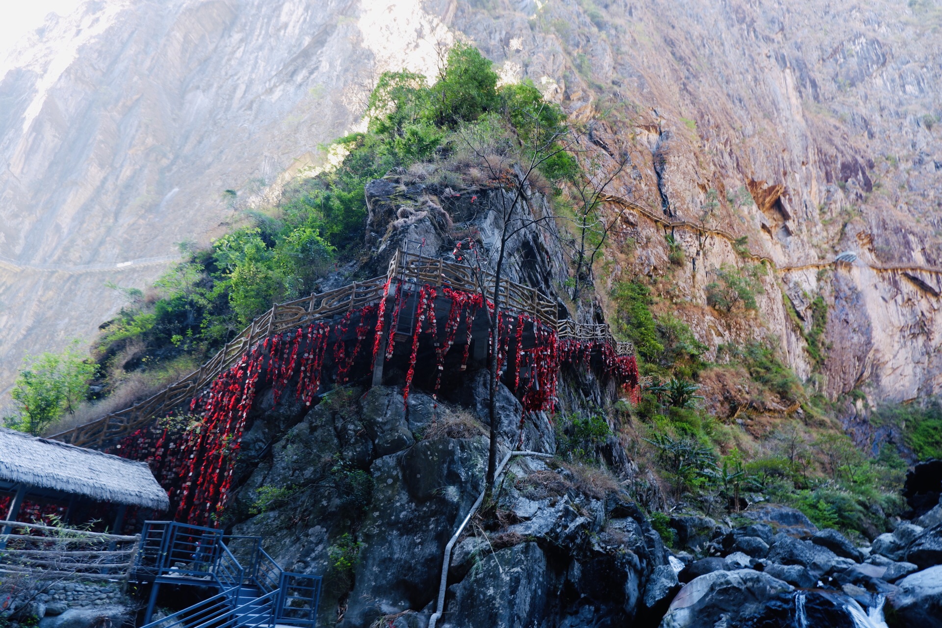 苍山西坡大花园,漾濞苍山西坡大花园_大山谷图库