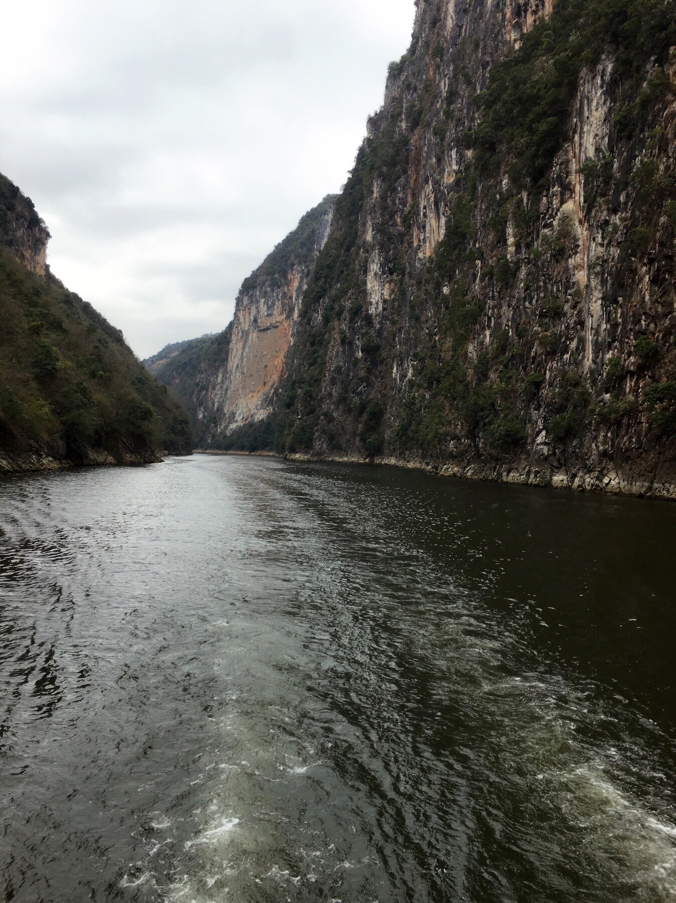 鲁布革小三峡