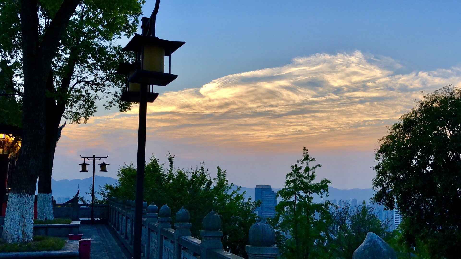 2022红山公园大佛寺游玩攻略,...曾是乌鲁木齐古典建筑的荟...【去哪儿攻略】