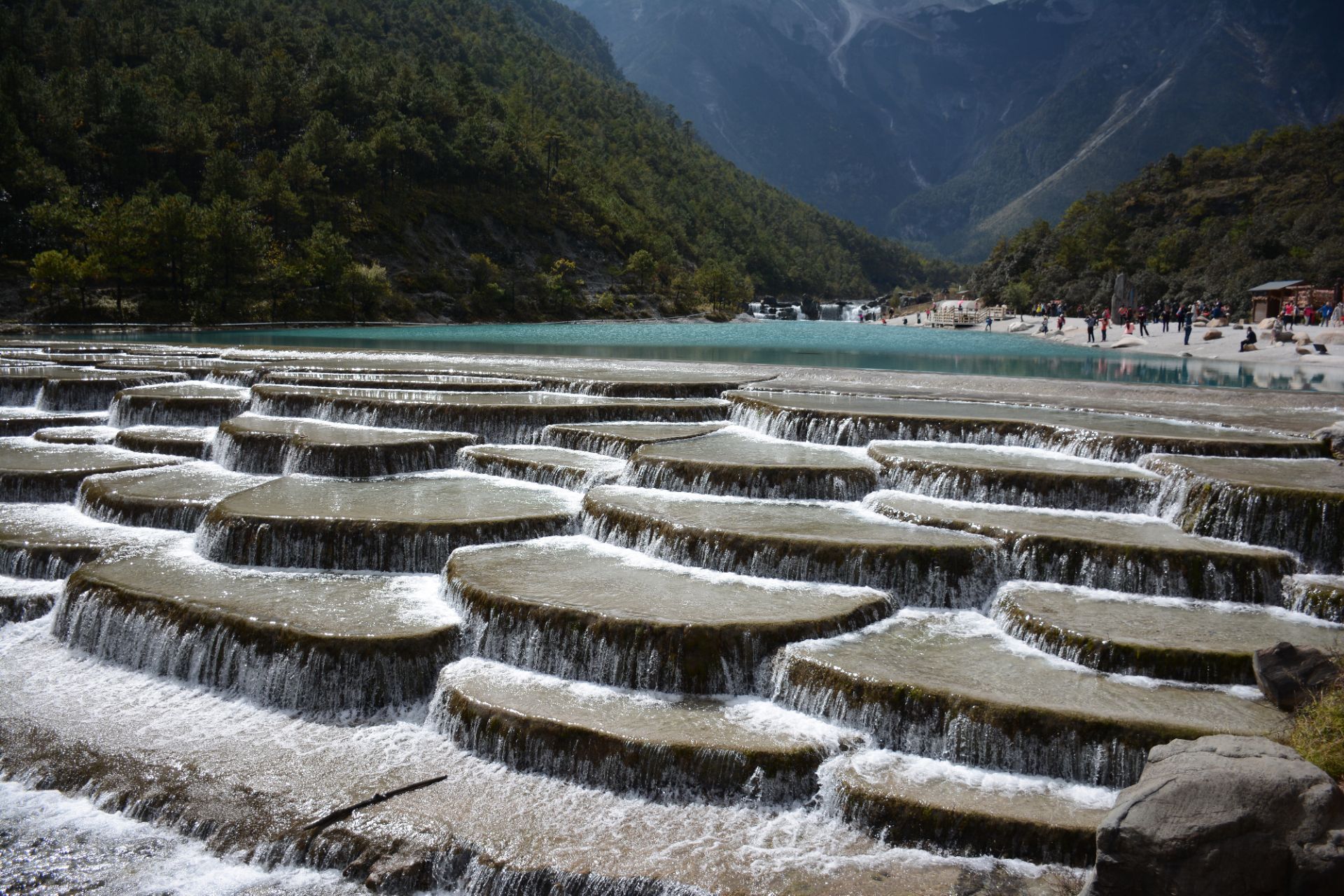 玉龙雪山内的白水河是整个景区的一个重要的看点,目前的白水河景点己
