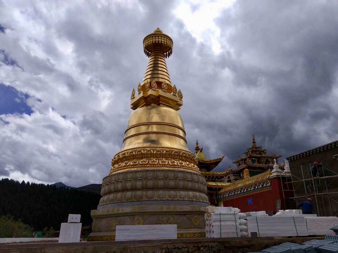 在玉隆拉措地区有很多的寺庙,扎西持林寺便是德格玉隆地区措阿乡超统