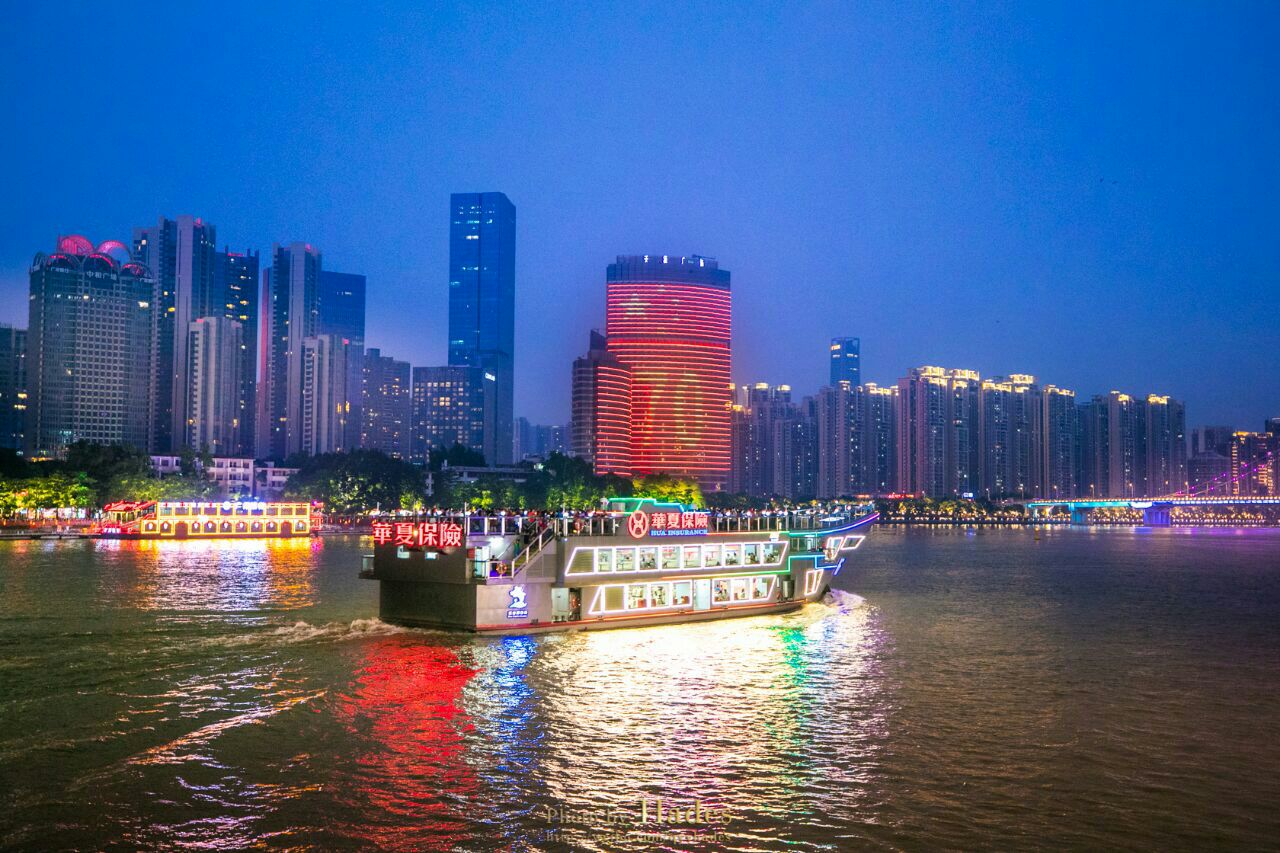 珠江夜游广州塔财富码头