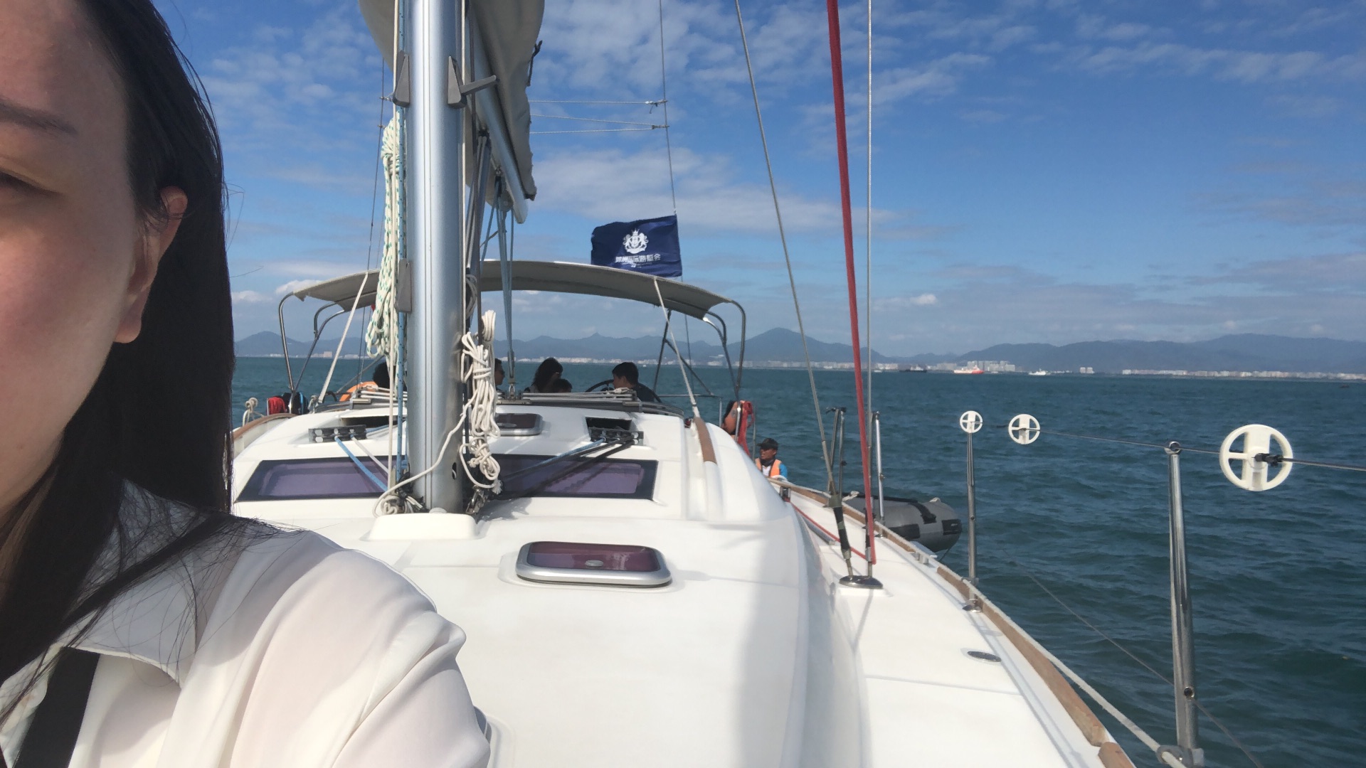 鸿洲国际游艇会出海体验