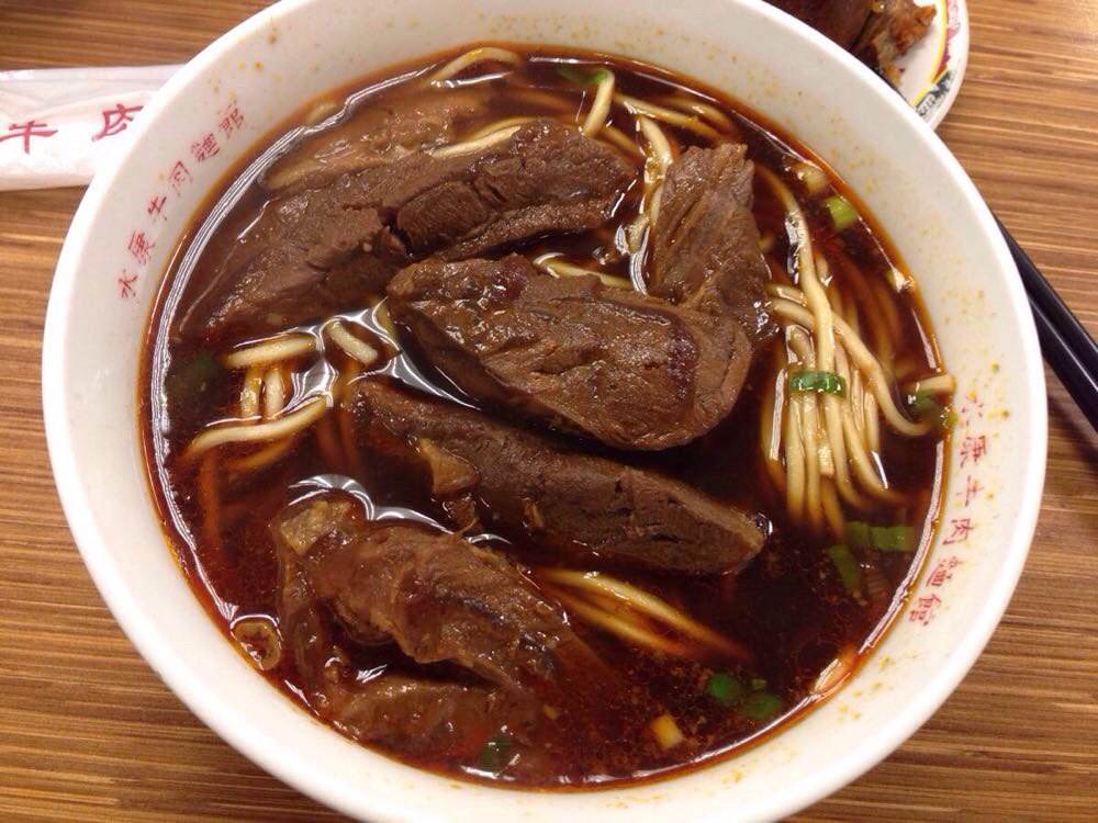 一点,吃完这个感觉北京的牛肉面都是骗人的吧,简直比不了,牛肉超级多