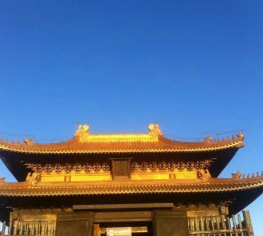 武当山金殿命名为大岳太和宫意为天下太平之意