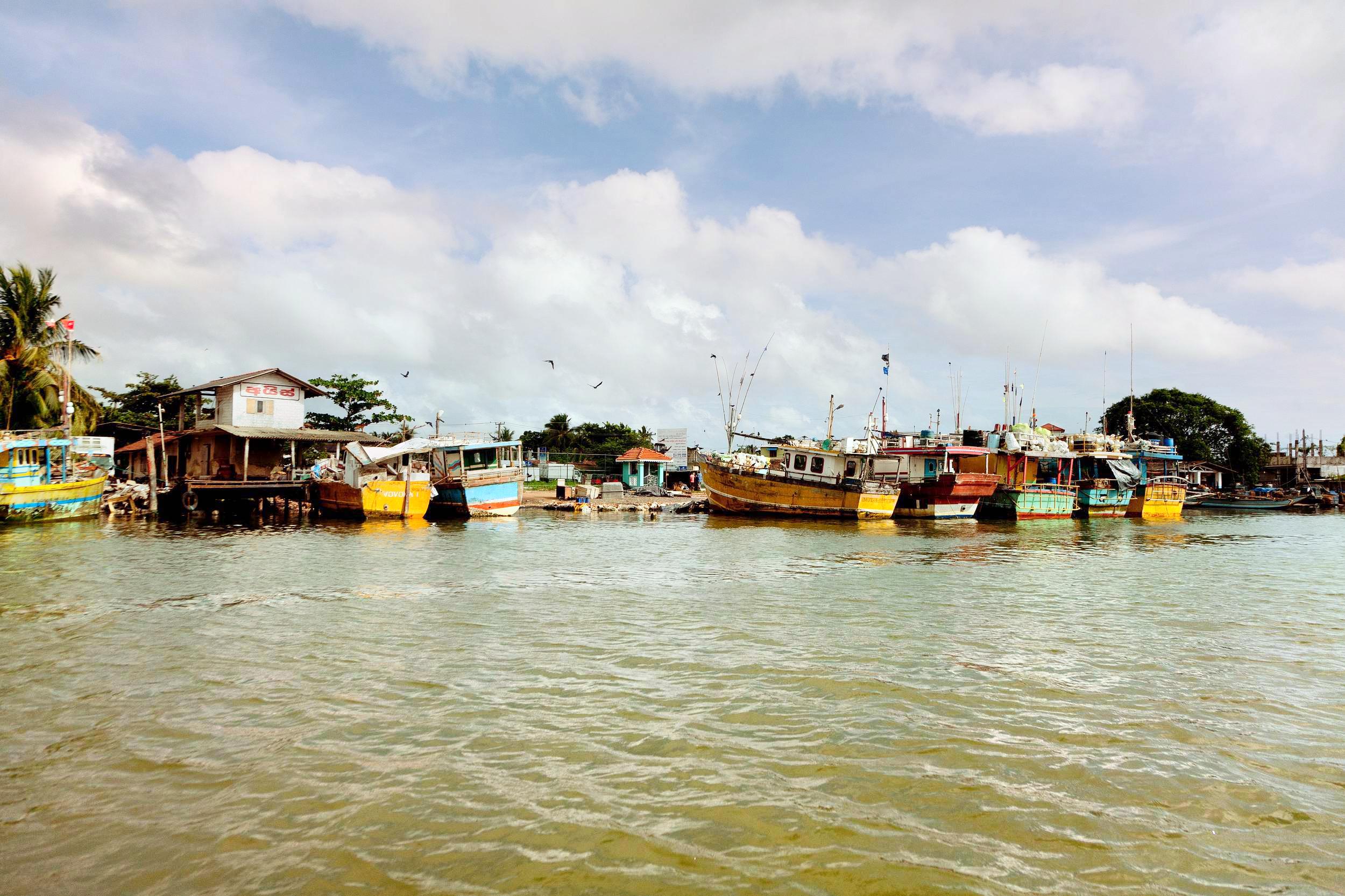 科伦坡荷兰运河景点,荷兰运河位于尼甘布,它和泻湖相连,蜿蜒进城区