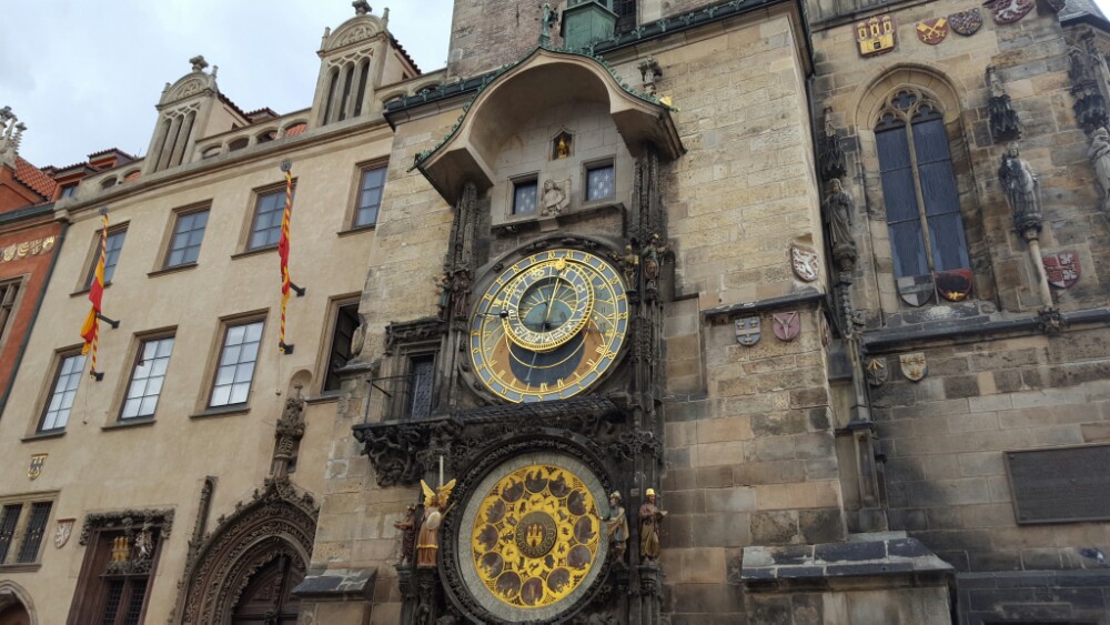 布拉格钟楼的钟声图片