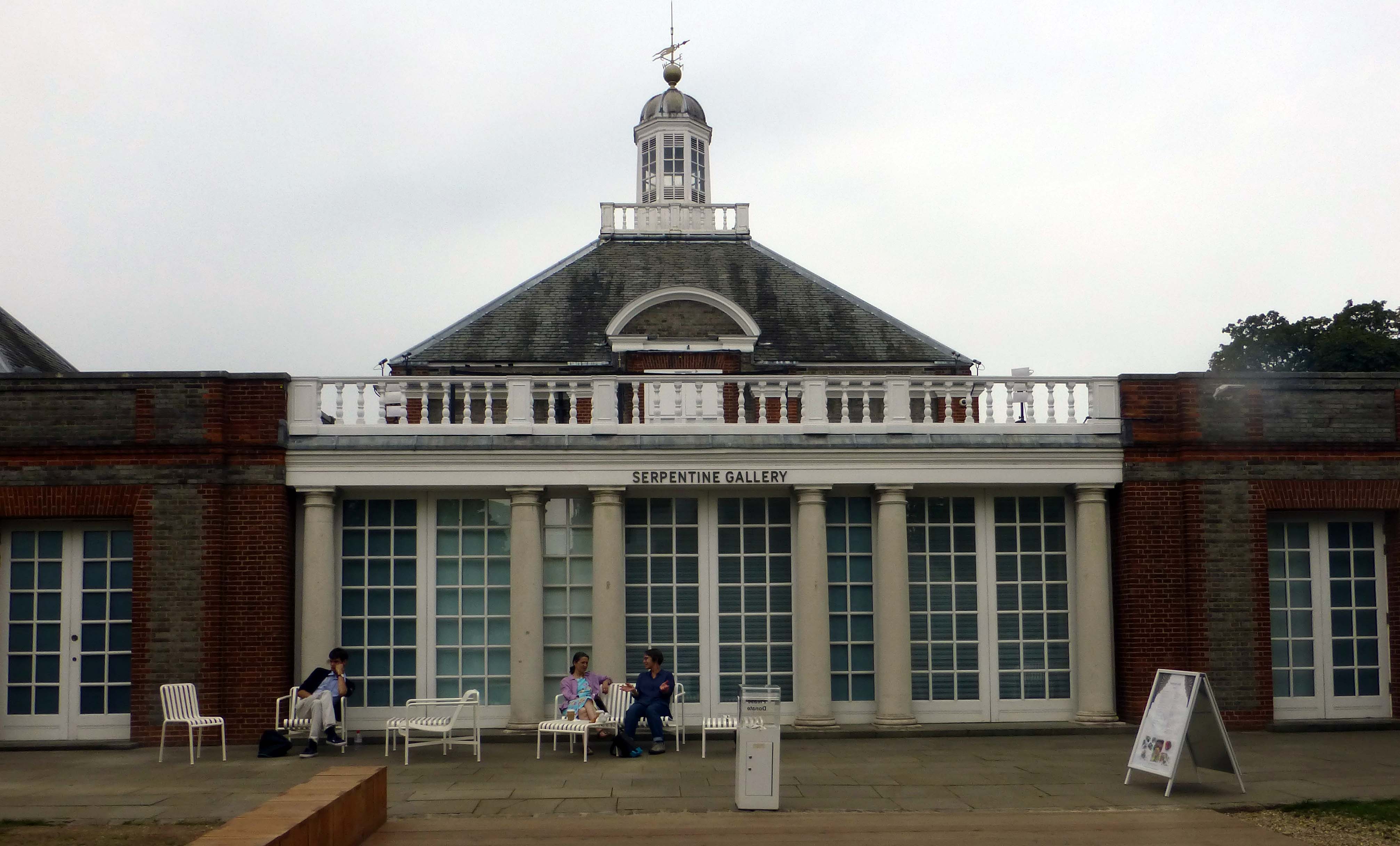 蛇形画廊serpentine gallery