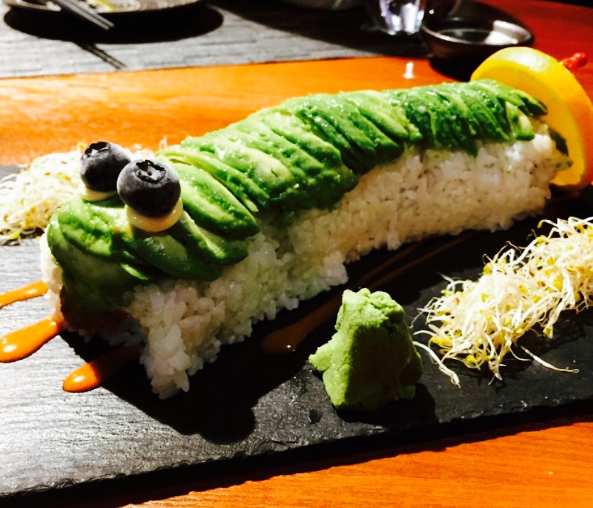 很宁静幽雅的环境,毛毛虫寿司非常鲜美,越南意面也不错,很高兴.