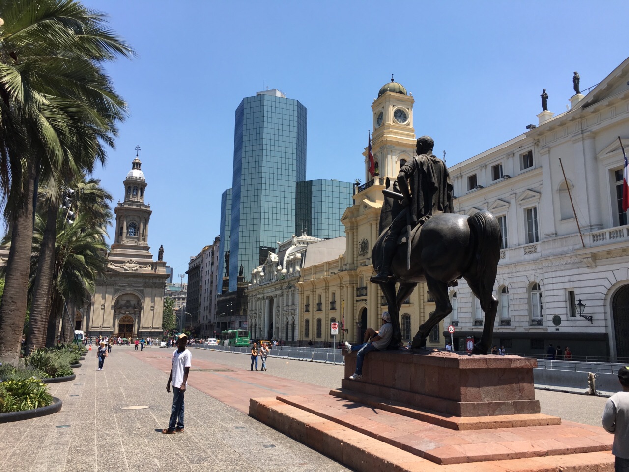 【携程攻略】圣地亚哥首都大区武器广场景点,智利首都圣地亚哥旧城