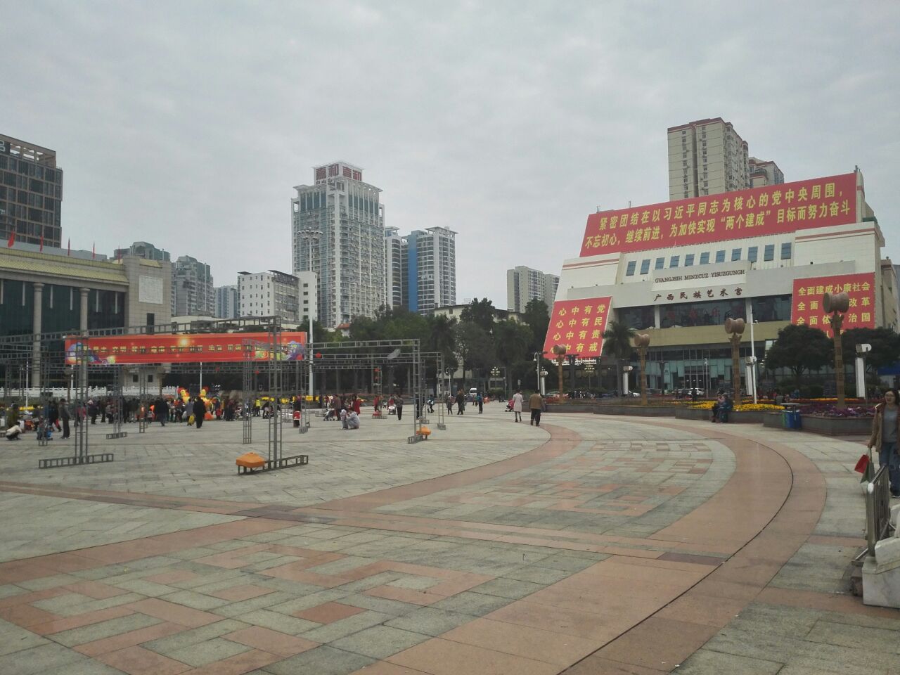 【高清图】国庆前夕南宁民族广场-中关村在线摄影论坛
