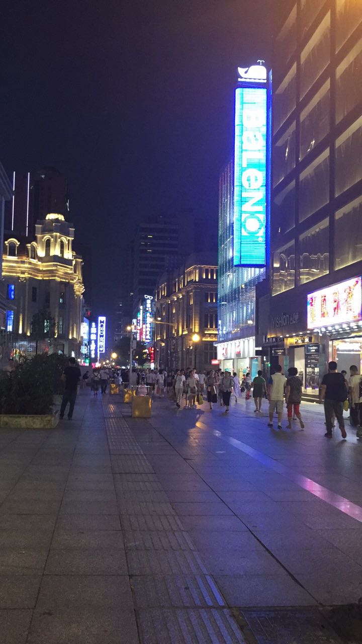 武汉夜景实拍 街拍图片