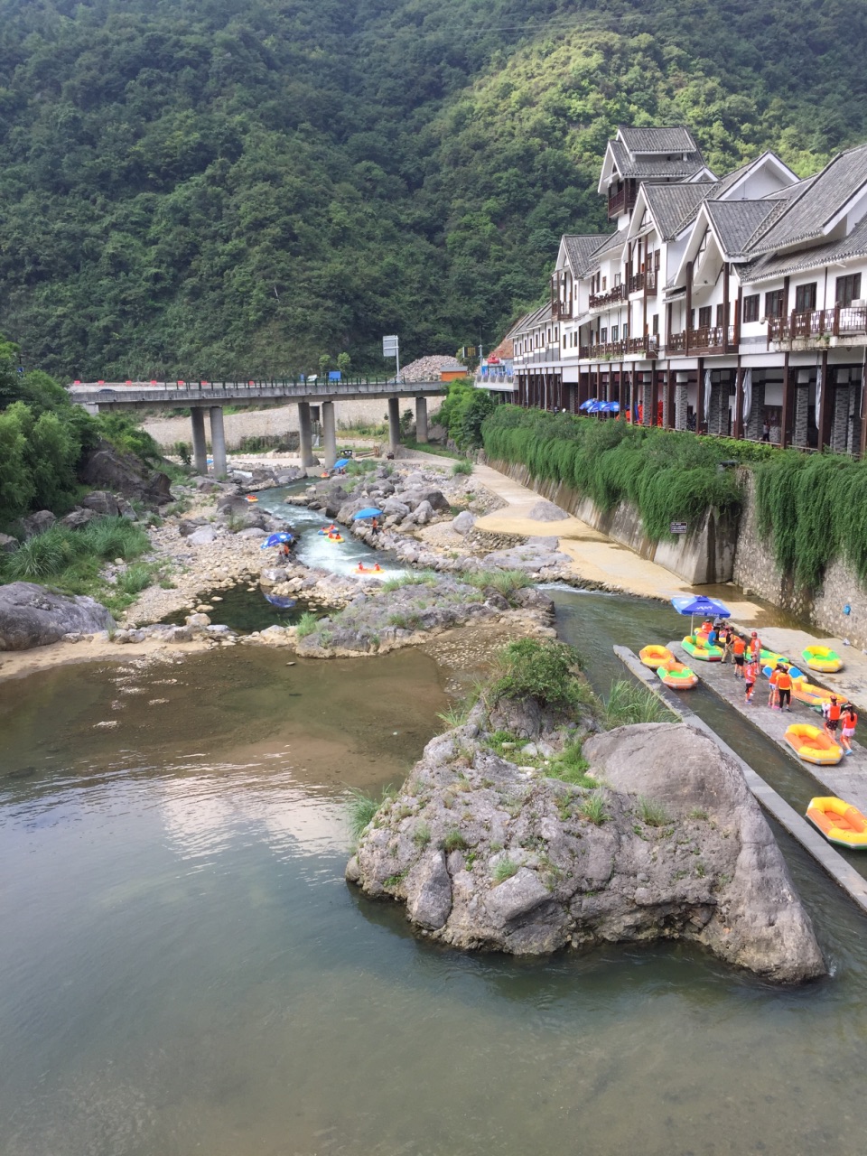 宜昌朝天吼漂流景区旅游攻略