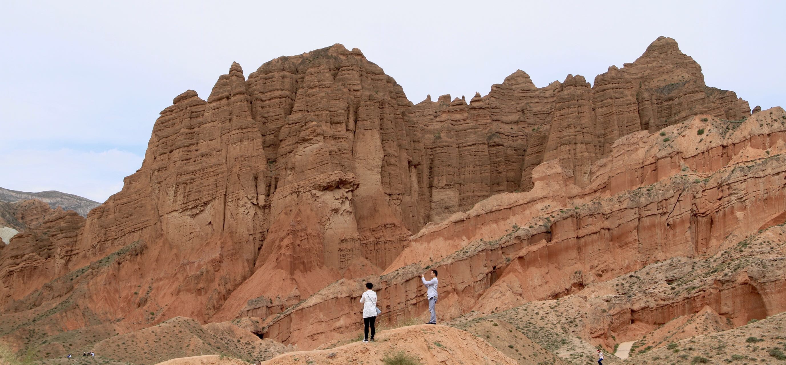 贵德国家地质公园阿什贡七彩峰丛景区