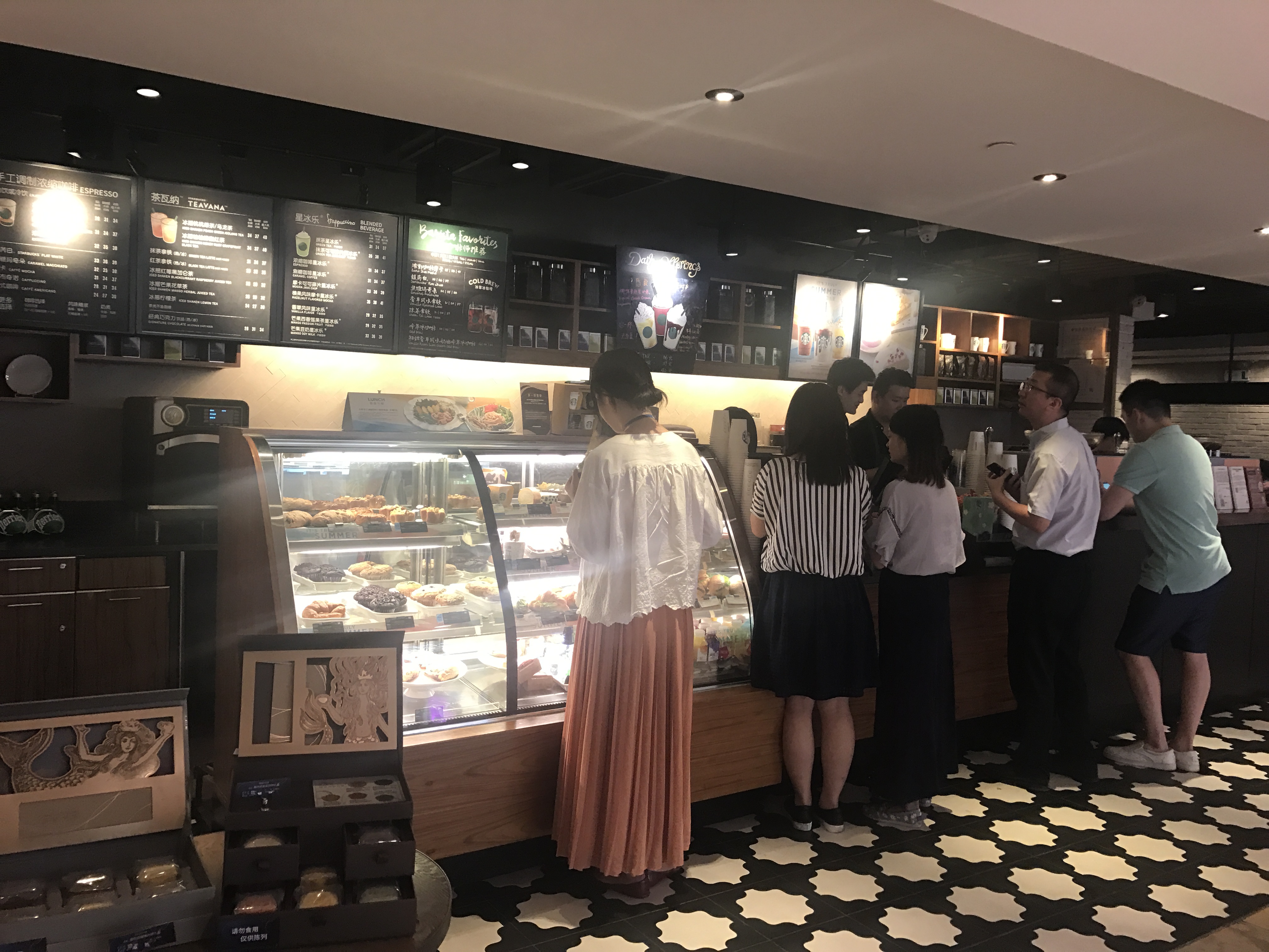 2022星巴克(越洋广场b2店)美食餐厅,饮品的味道是不错的,毕竟是.