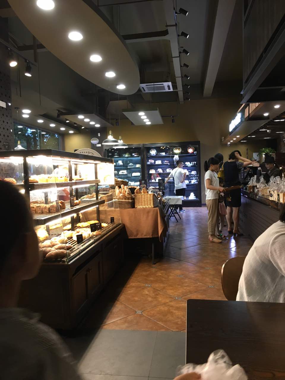 美食餐厅,就在家门口,经常光顾,很满