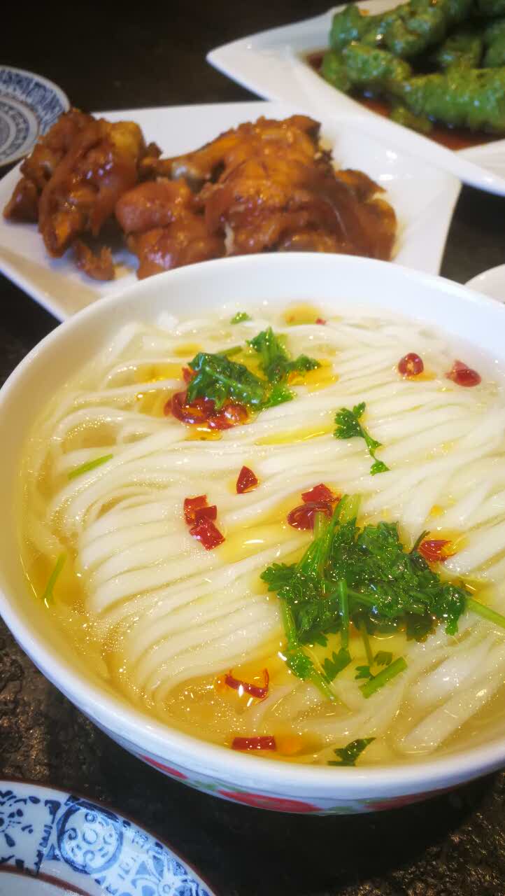 好啊吃了很多年了,很好,猪蹄好吃,浆水面不错
