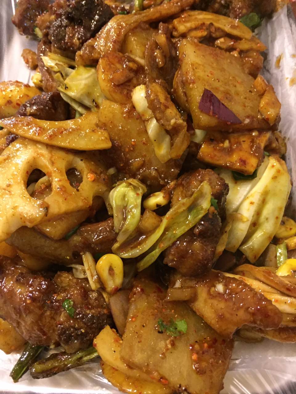 2020李记糖醋烧烤美食餐厅,味道不错,还喝了老板家的羊.