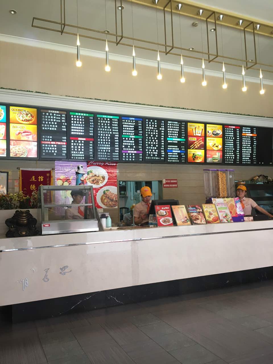 2021有意思ues(苏果广场店)美食餐厅,服务员很靓丽,也很有耐心,.