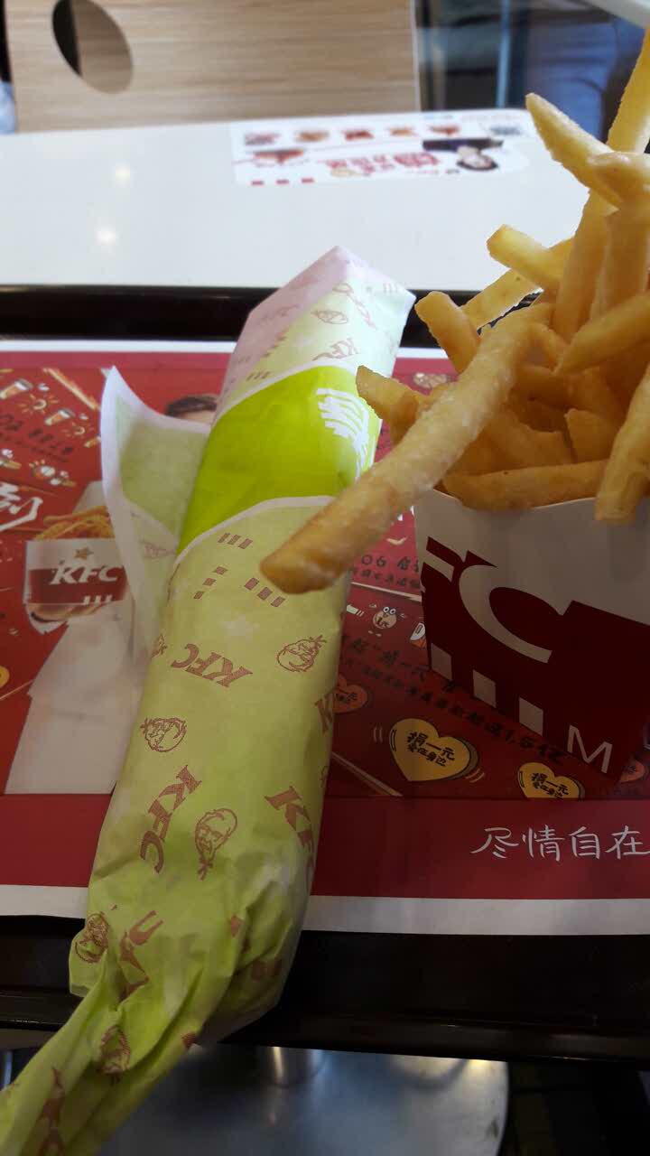 美食餐厅,满满鲜果,超大一杯,比可乐