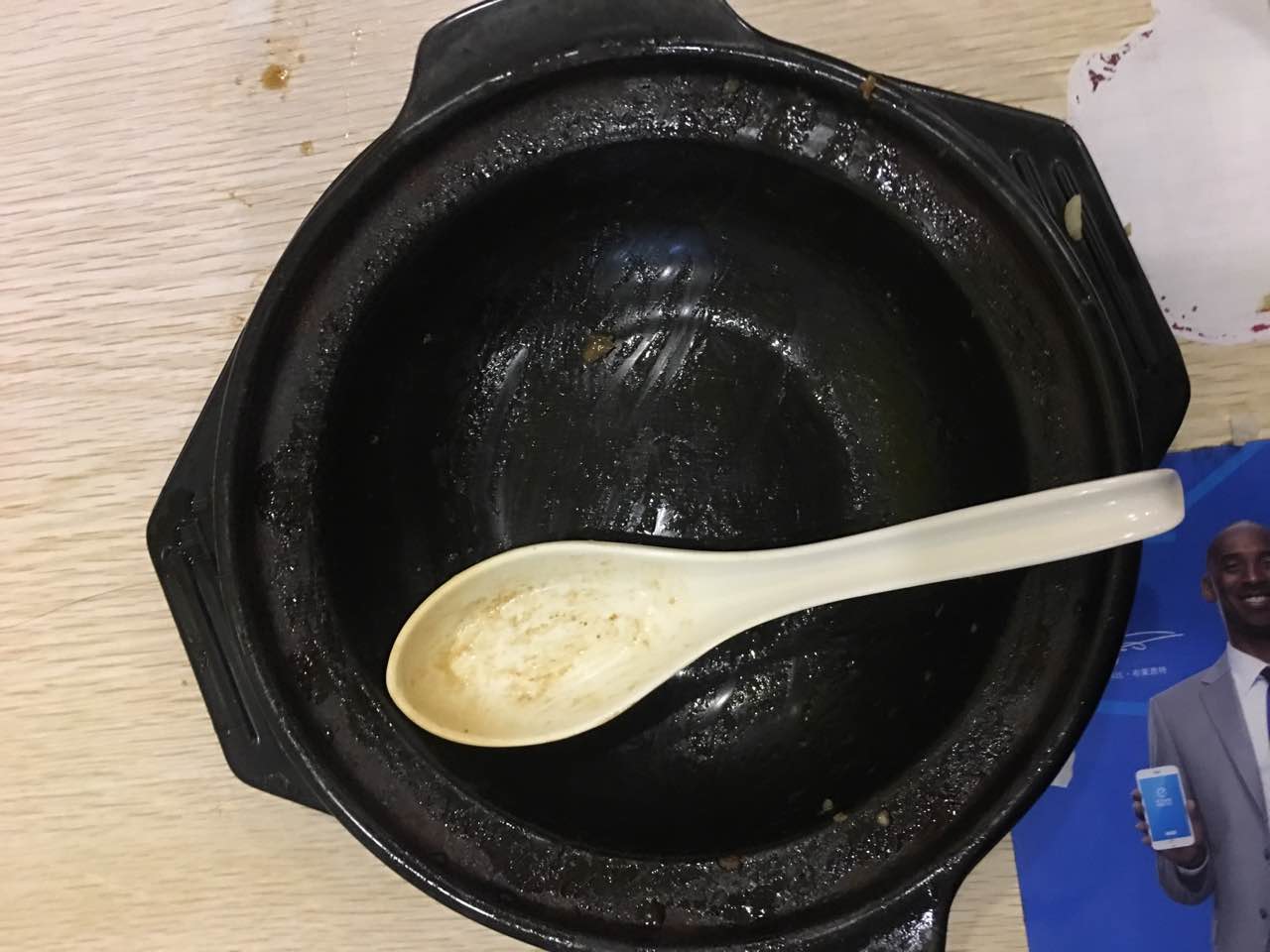人好,食物美味!都吃光了渣都不剩,比较建议米饭倒扣在锅里吃!