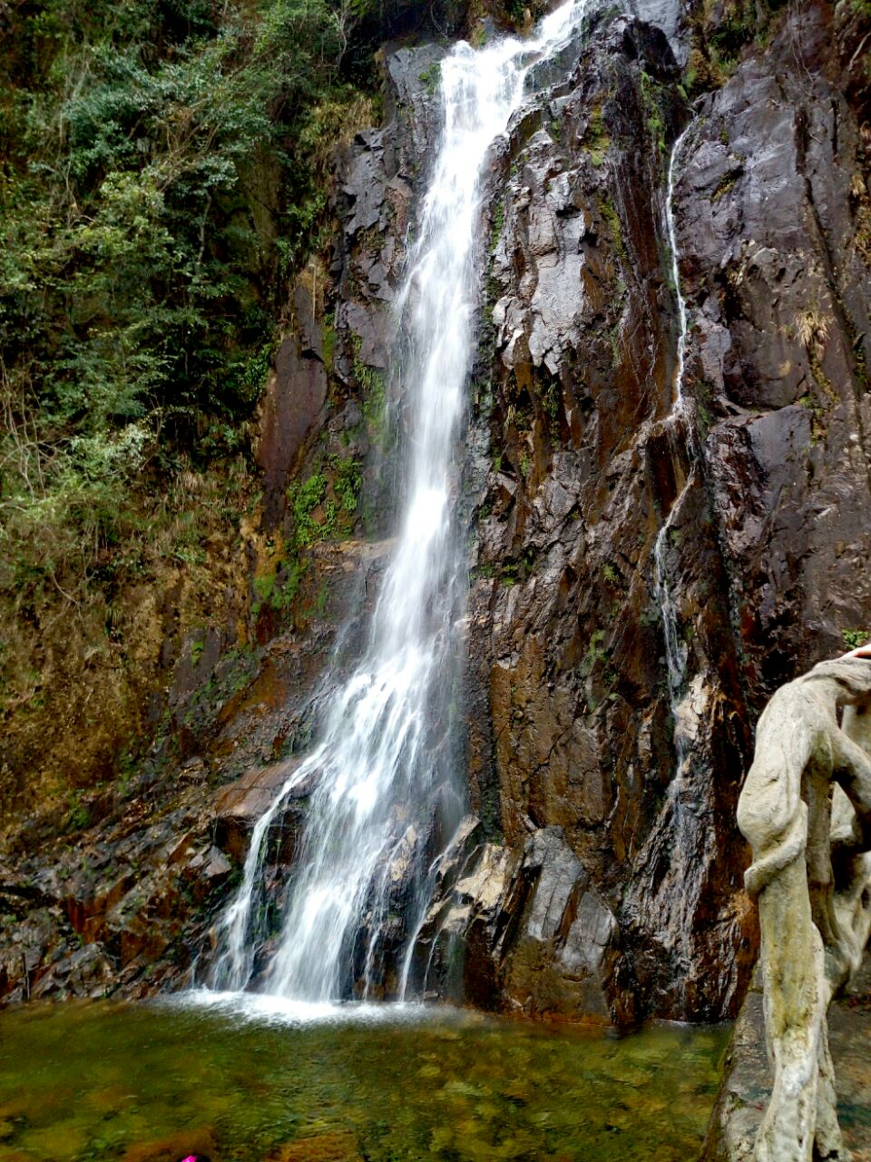 【攜程攻略】賀州姑婆山景點,過年去超級多人,恰逢煙雨天氣稍顯狼狽.