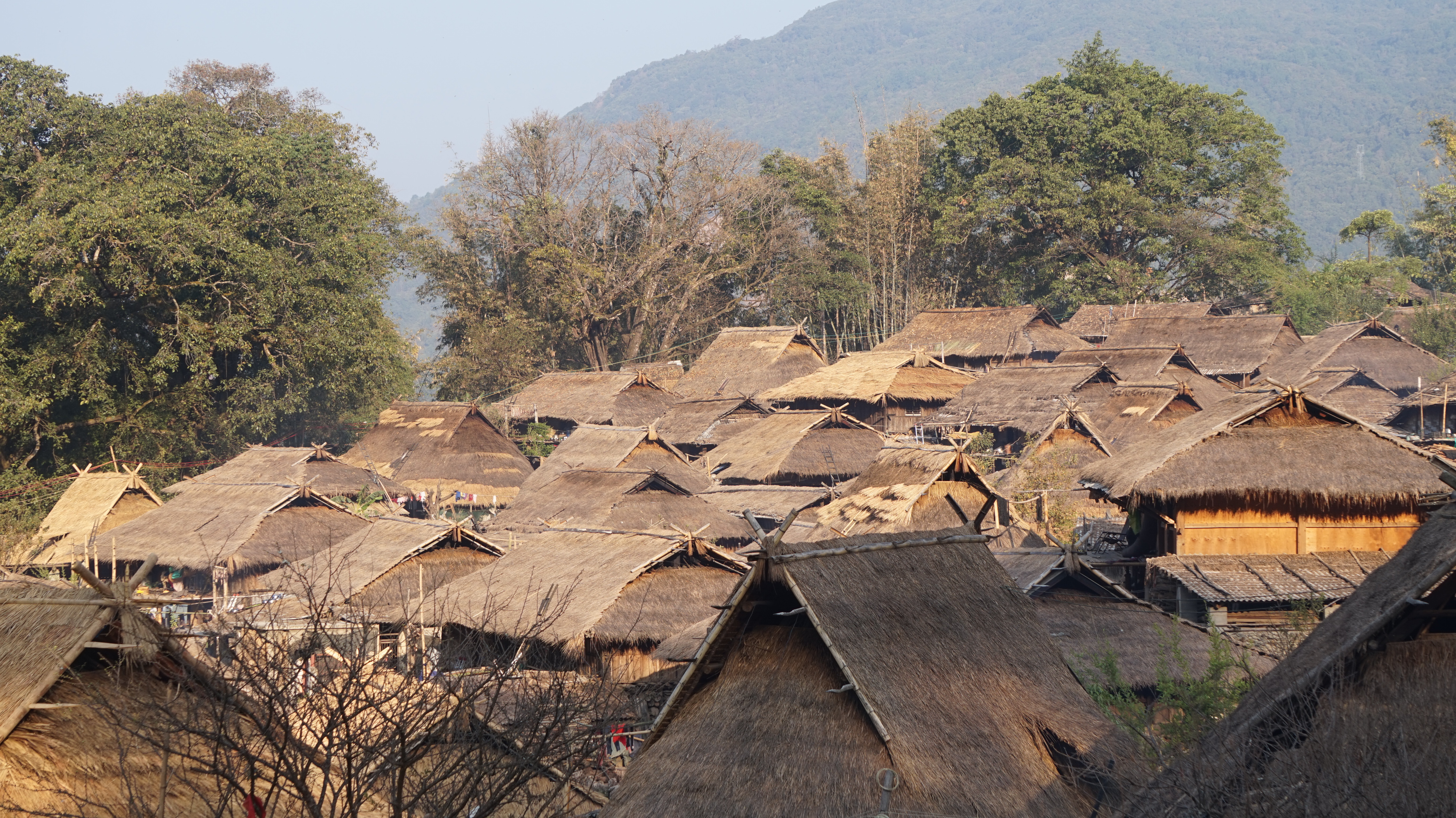 真实走访中缅佤邦边境上的村寨，我见到，淳朴美丽的一个佤族地区_缅甸_中国_班洪抗