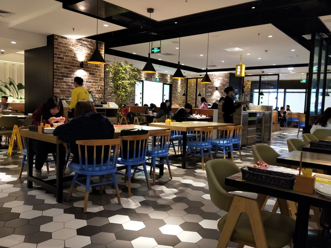 2021卡朋西餐(周沫北京路广百店)美食餐厅,【环境】 跟现在新的卡朋