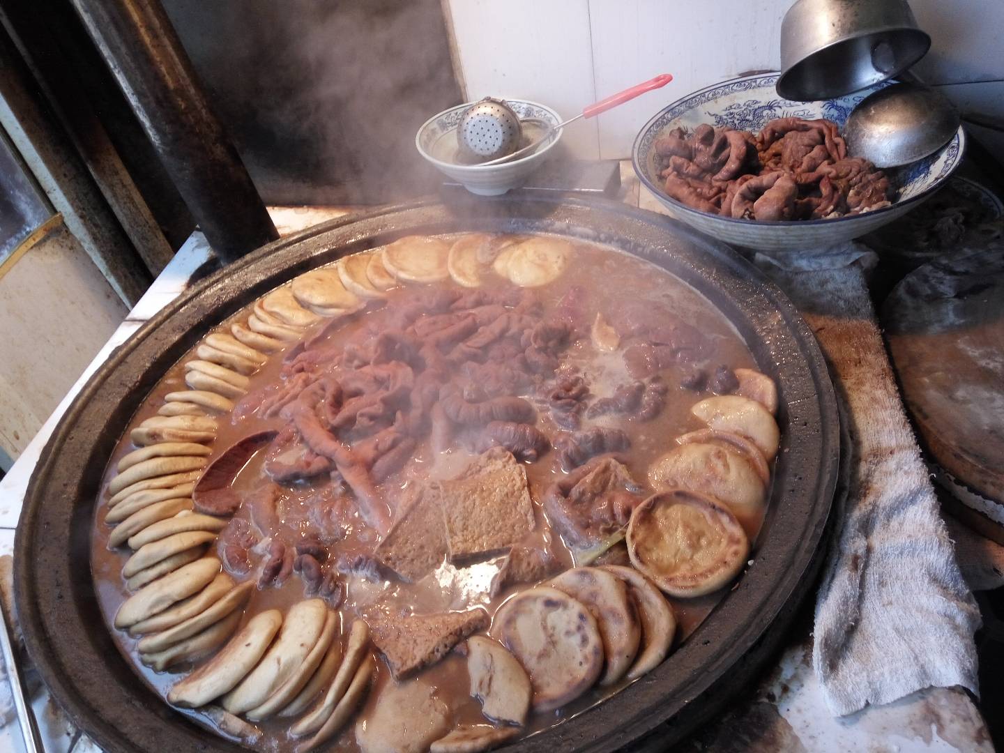 【携程美食林】北京门框胡同百年卤煮(前门煤市街店)餐馆,春节带着