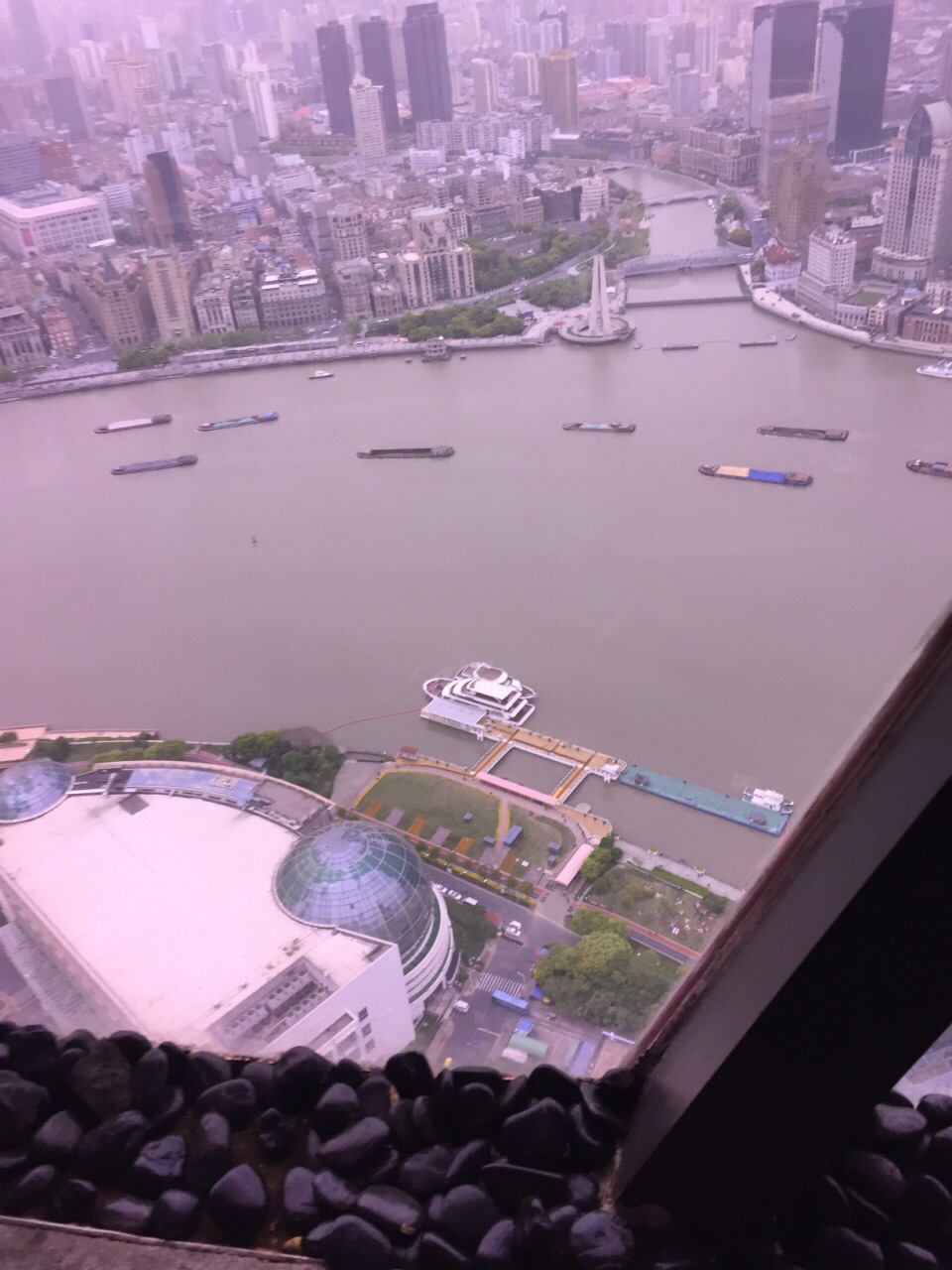 东方明珠空中旋转餐厅