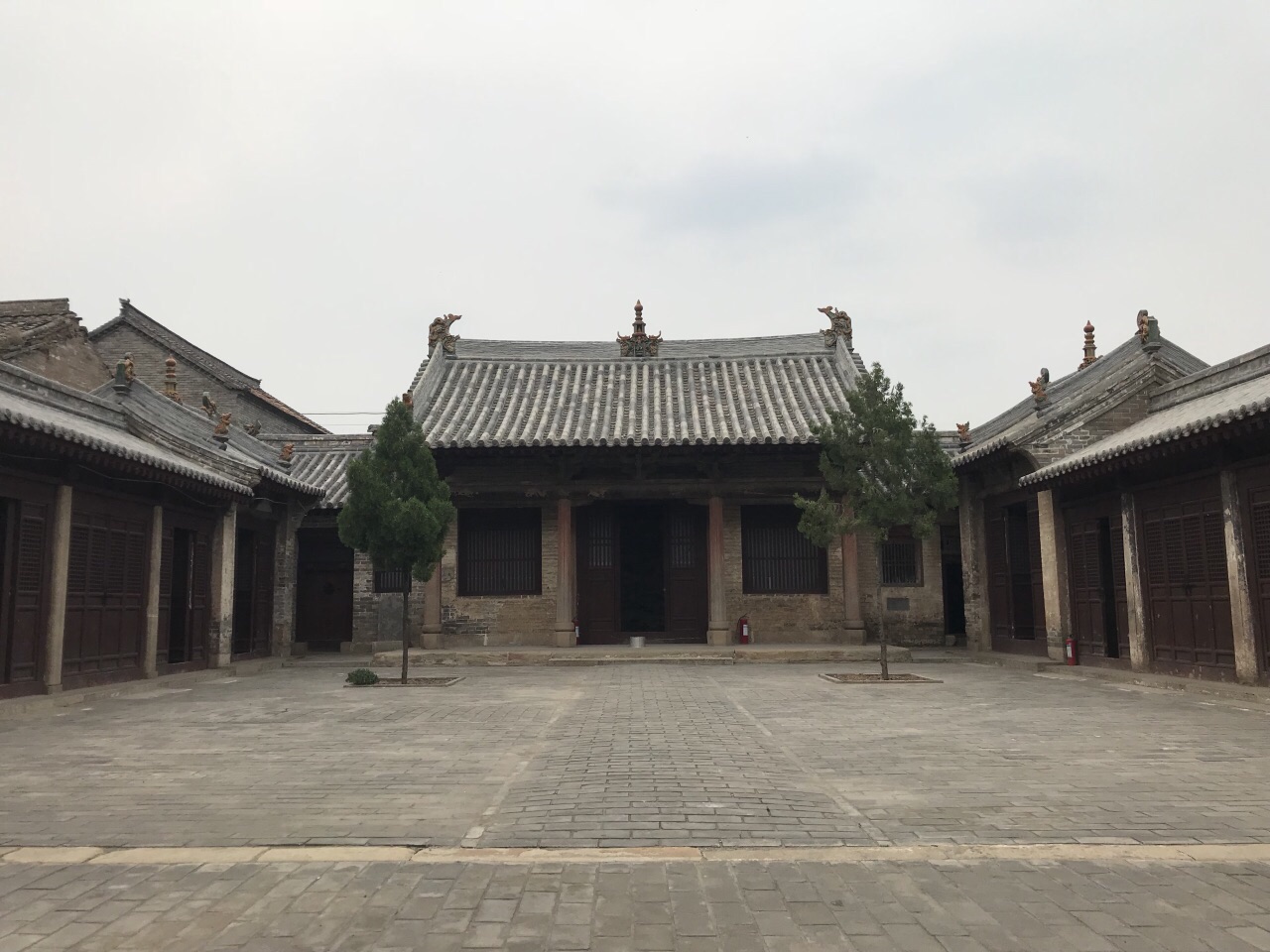 窦庄古堡是一处典型的防御性古堡类建筑群.