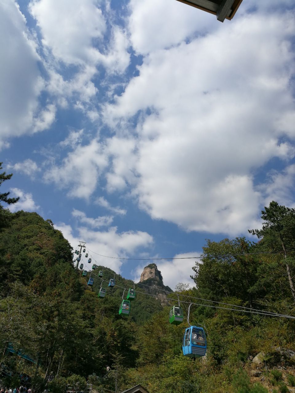 【攜程攻略】嶽西明堂山景點,高空棧道還不錯,風景不錯,從售票處要走