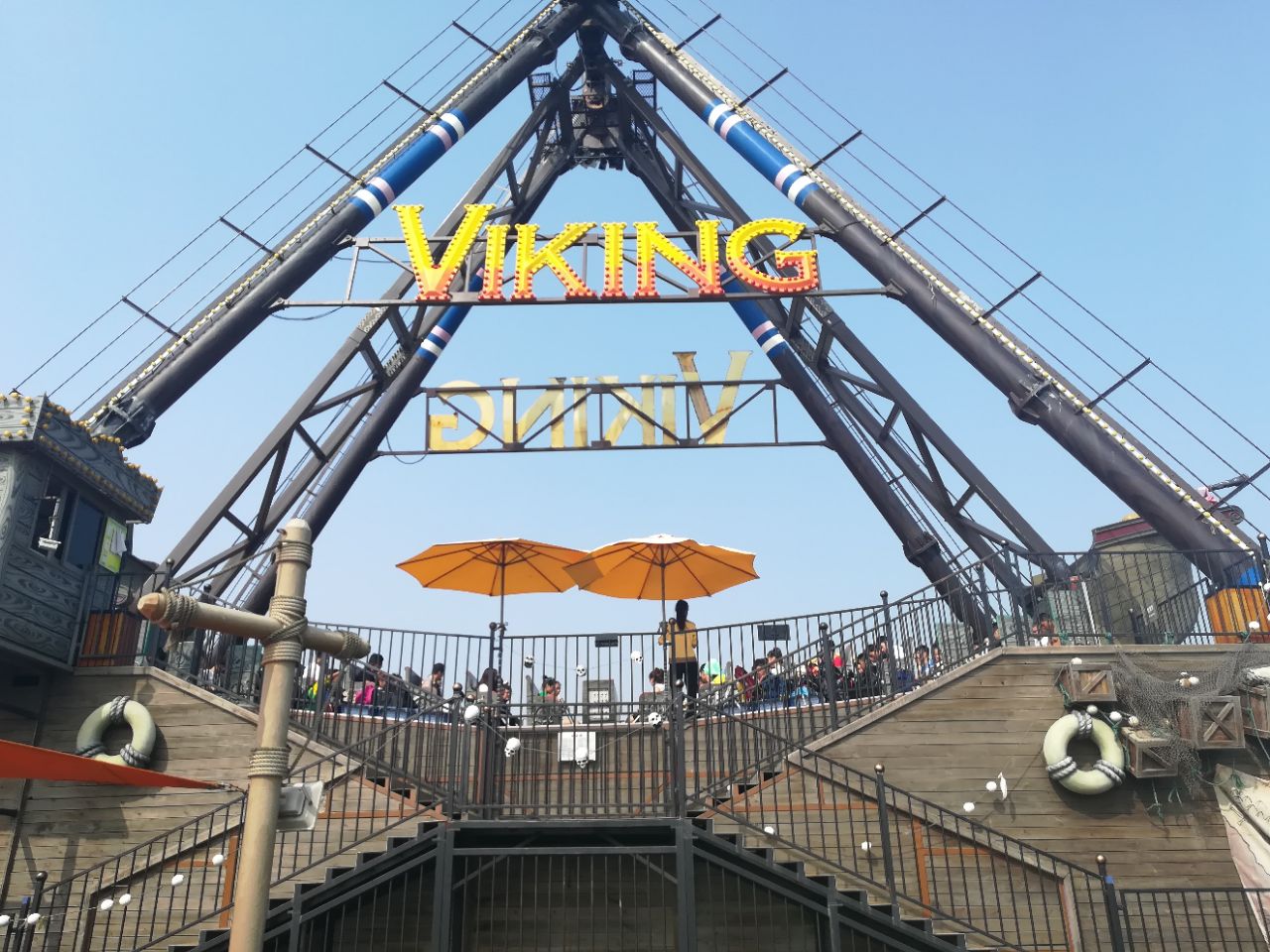 的超级开心玩雷霆战机的时候感觉心要跳出来了很多游乐项目都没有玩够