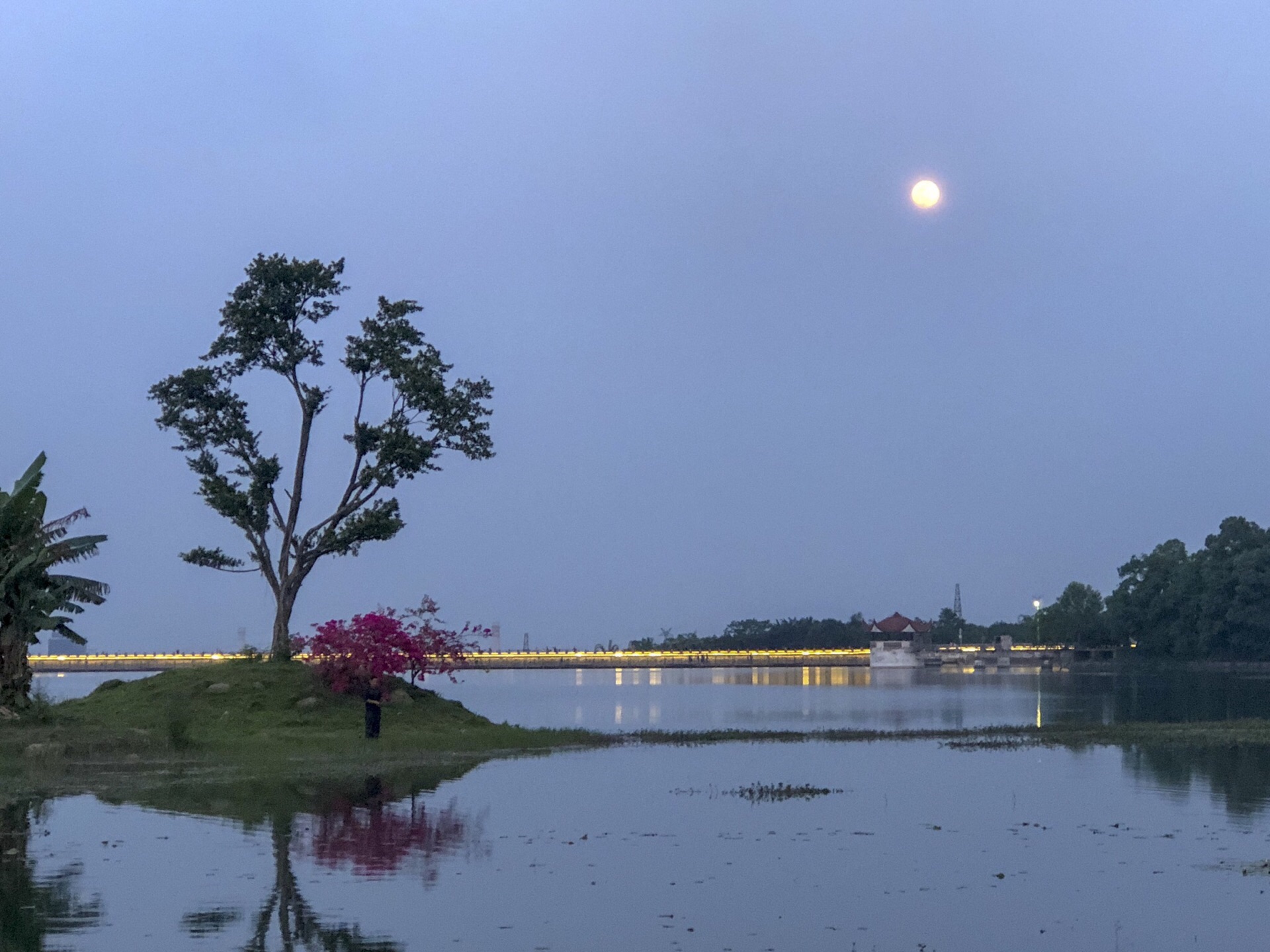 【攜程攻略】峨眉山峨秀湖公園景點,峨眉山市的峨秀湖公園,是峨眉山