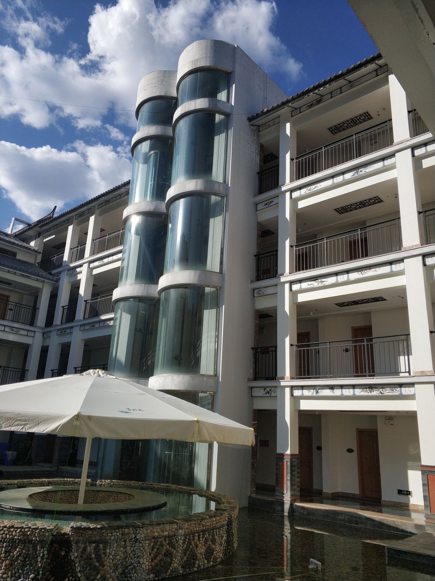 尤其是ota预定这块,朋友推荐来的,房间不错,就是浴