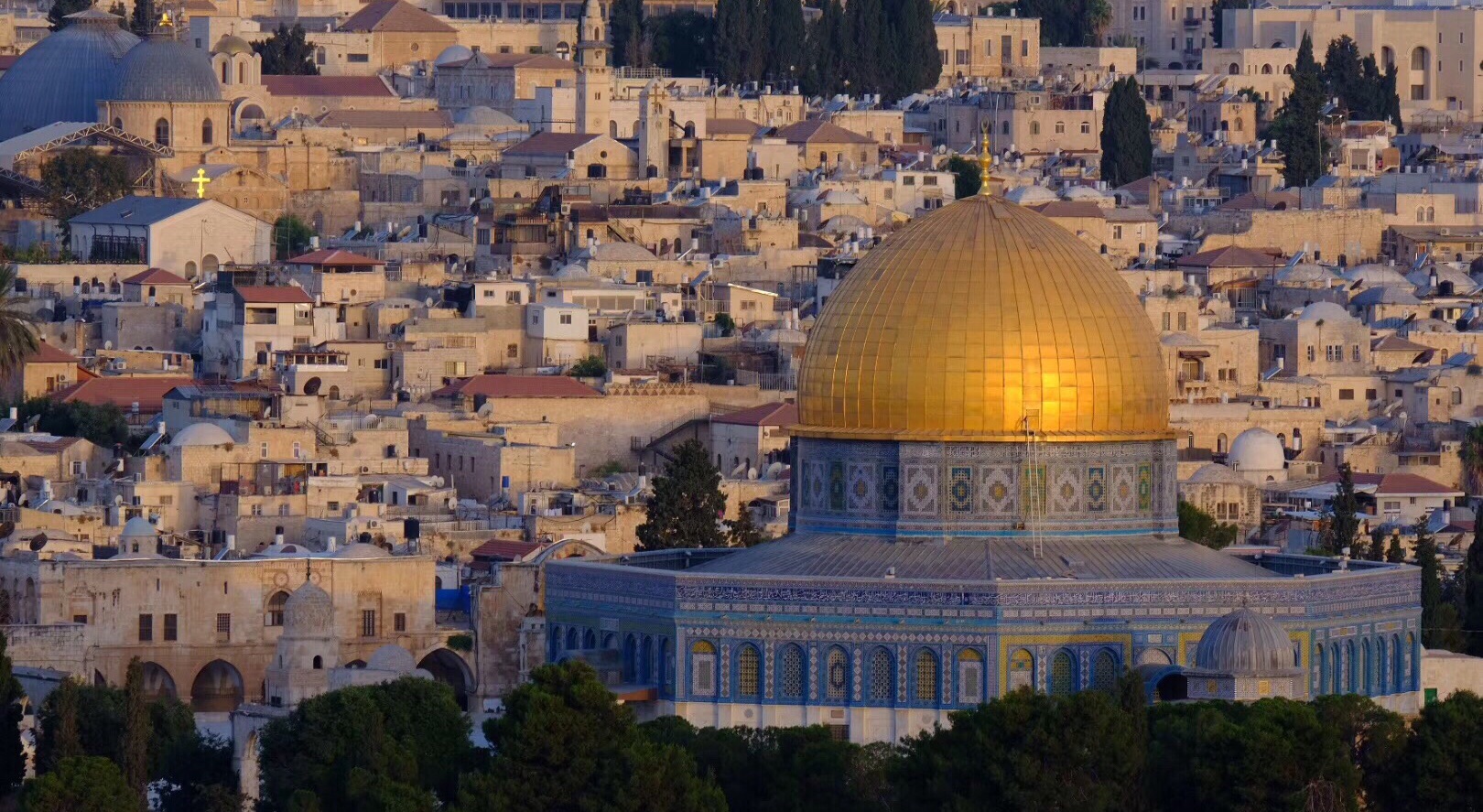 【携程攻略】耶路撒冷圣殿山景点,金色圆顶清真寺就是圣殿山的标志了， 山下就是著名的哭墙。圣殿山的…