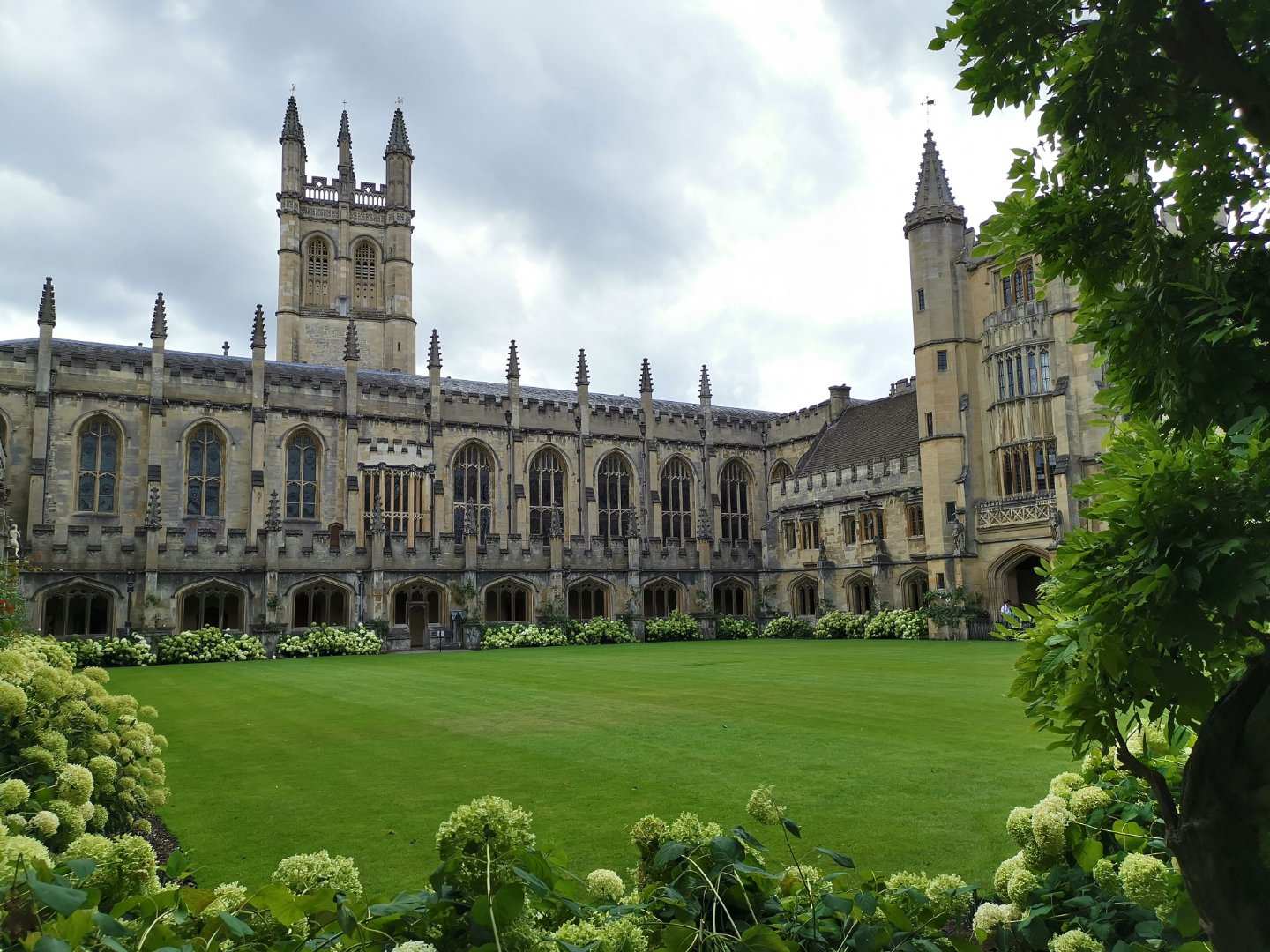 莫德林学院,被认为是牛津大学最美的学院,有的团友觉得没有剑桥美