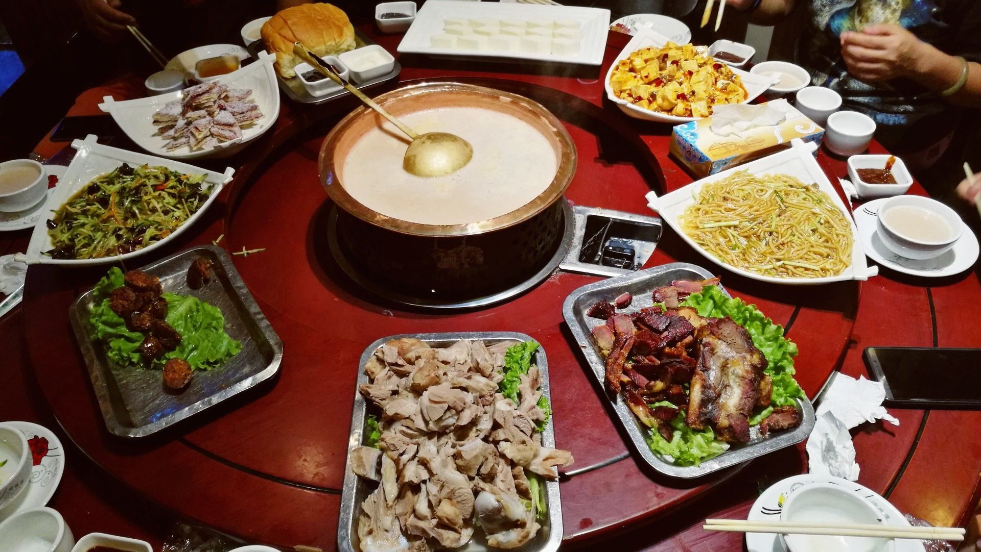 【携程美食林】海拉尔诺敏塔拉奶茶馆(华联商厦店)餐馆,拖了很久才来